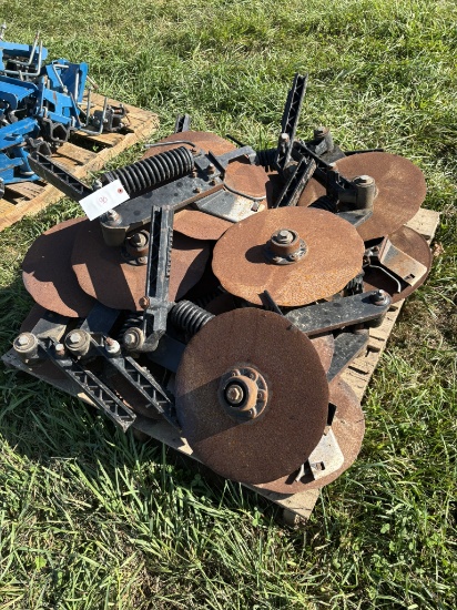 16 Kinze Fertilizer Openers W/ Brackets