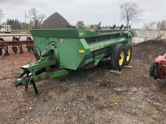 John Deere 550 Manure Spreader