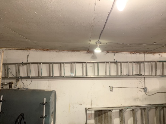 30 FOOT ALUMINUM EXTENSION LADDER
