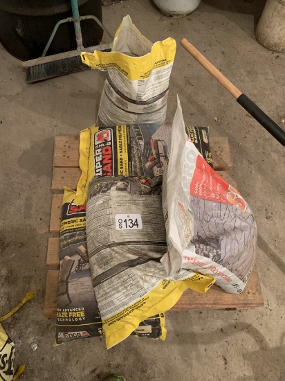 FIVE ASSORTED BAGS OF POLYMERIC SAND