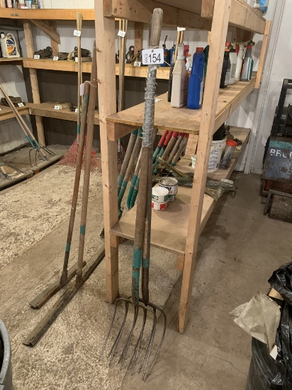 TWO PITCHFORKS