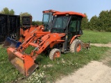 KUBOTA B26 TRACTOR WITH KUBOTA LOADER AND MATERIAL BUCKET