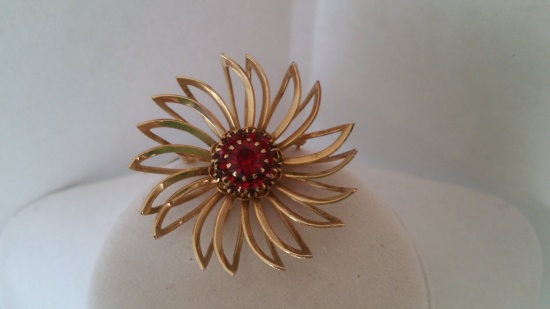 Sarah Coventry Flower Brooch With Red Rhinestones
