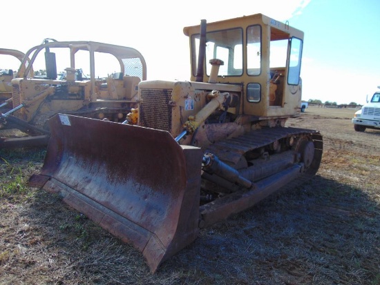 1969 IHC TD15B Crawler Tractor, s/n 25265, s/u blade,hyd tilt, backup ripper, cab,
