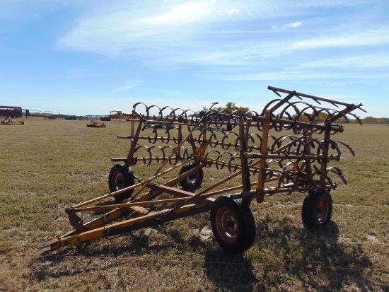 24' Springtooth pull type,