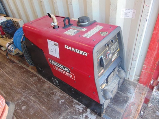 Lincoln Ranger 225 Welder w/leads, hour meter reads 490 hrs, Located in Thomas Ok
