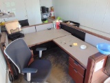 Desk w/(2) Chairs Located in Thomas Ok