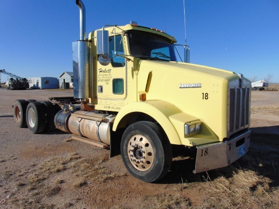 1999 Kenworth T800 T/A Truck Tractor, cummins n14 eng, 9 spd trans, od reads 922564 miles,wet kit,