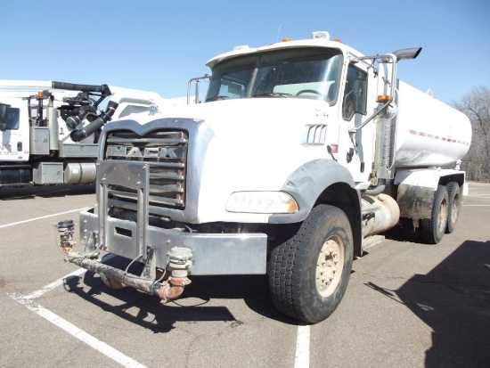 2006 Mack T/A Water Truck, s/n 1m2al02c46m001572, mack eng, 9 spd trans, od reads 321874 miles,