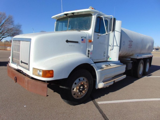 1994 IHC 9200 T/A Water Truck, s/n...2hsfmatrxrc092682, cat 3176 eng,9 spd trans, od reads 680136