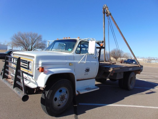 1981 Chevy C60 S/A Gin Pole Truck, s/n...1gbg6d1a4bv119577, v8 gas eng, 4x2 trans, od reads 23521