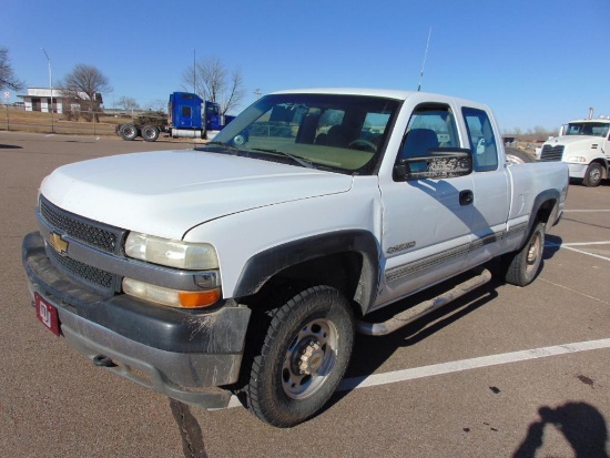 2001 Chevy 2500HD 4x4 Extcab...Pickup, s/n 1gchk29u11e223733, v8 gs eng, auto trans, od reads 185674