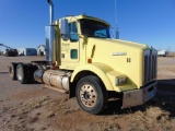1999 Kenworth T800 T/A Truck Tractor, cummins n14 eng, 9 spd trans, od reads 922564 miles,wet kit,