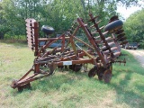 Internation 490 24' Folding Disc, s/n 16086, (needs work see pictures)
