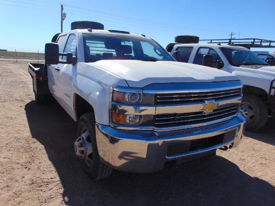 2015 Chevy 3500HD Crewcab 4x4 Flatbed, s/n 1gbkycg0ff176866, v8 eng, auto trans, od reads 250543