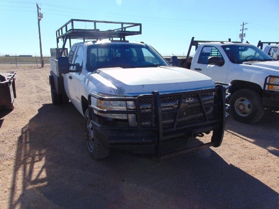 2010 Chevy 3500HD Crewcab 4x4 Flatbed, s/n 1gb7kzbk1af142064, v8 eng, auto trans, od reads 191952