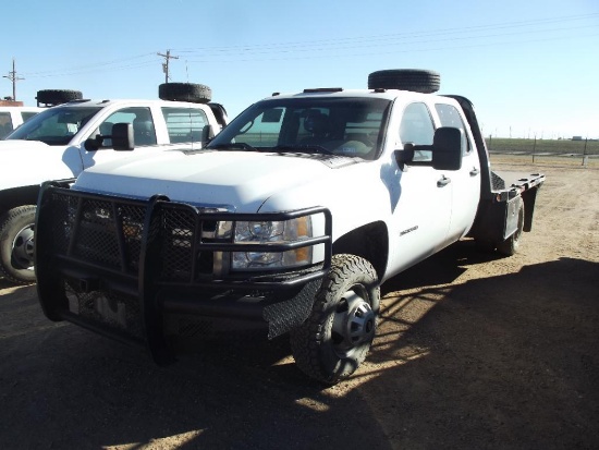 2014 Chevy 3500HD Crewcab...4x4...Flatbed, s/n 1gb4kzg9ef156748, v8 eng, auto trans,....od reads 194