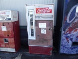 Coca Cola Machine, s/n 22524629<br />
