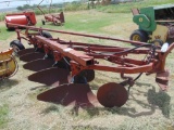 IHC 550 5 Bottom Plow Semimount,...Located west of Gainesville TX