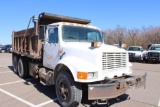 1993 IHC 4900 T/A DUMP TRUCK, S/N 1HTSHPPR2PH542665, DT466 ENG, AUTO TRANS, OD READS 90804 MILES