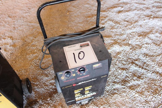 SCHUMACHER 200/100/40/10 BATTERY CHARGER