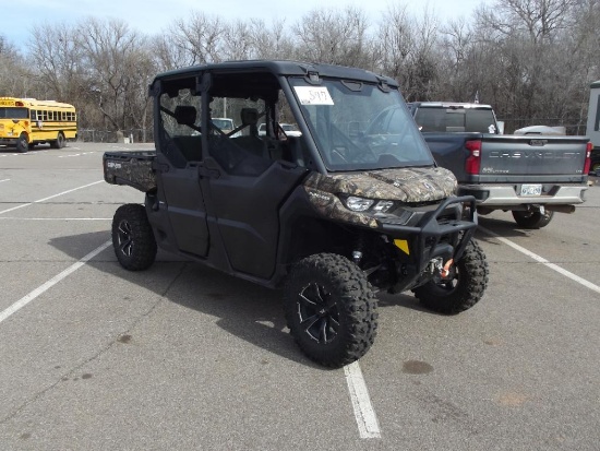 2021 CAN AM HD10 4 SEATER SIDE BY SIDE, 156 MILES, WINDSHIELD, WINCH