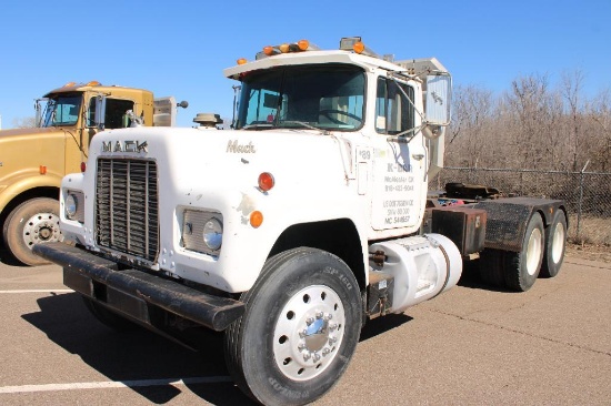 1989 MACK R688ST T/A TRUCK TRACTOR, S/N 1M2N187YXKW028378, MACK ENG, MAXITORQ 12 SPD TRANS,... OD