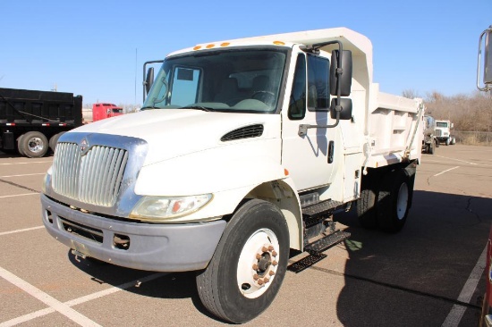 2005 IHC 4300 S/A DUMP TRUCK, S/N 1HTMMAAR9SH137183, DT466, AUTO, OD READS 87901 MILES
