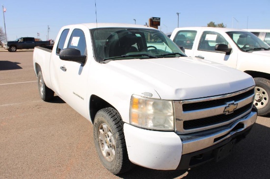 2010 CHEVY SILVERADO EXTCAB PICKUP, S/N 1GCSCPE05AZ231118, V8, AUTO TRANS, OD READS 231485 MILES...