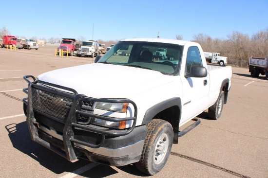 2007 CHEVY SILVERADO 4X4 PICKUP, S/N...1GCHK24UX7E192420, V8, AUTO TRANS, OD READS 93628 MILES