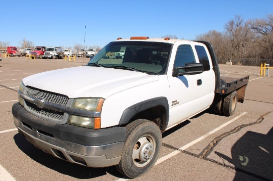 2003 CHEVY 3500 4X4 FLATBED, S/N 1GBJK391X3E323494, DURAMAX ENG, AUTO TRANS, OD READS 199822 MILES