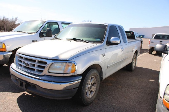 2000 FORD F150 EXTCAB PICKUP, S/N 1FTRX17W1YKA42423, V8, AUTO TRANS