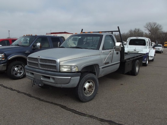 1999 DODGE RAM 3500 FLATBED, S/N 3B6MC3668XM597061, 24 VALVE CUMMINS, 5 SPD TRANS, OD READS 124181