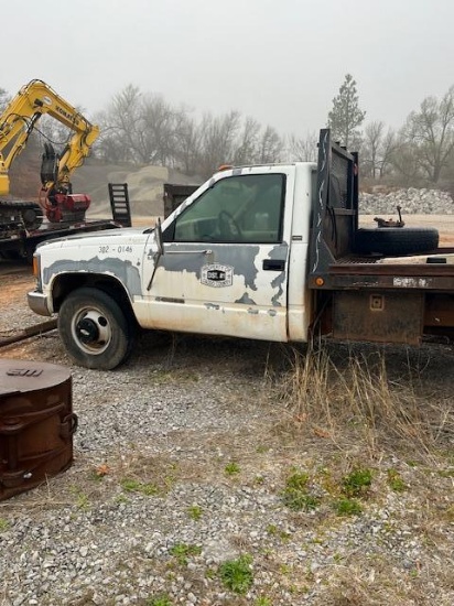1995 CHEVY C3500 PICKUP, S/N 1GBJC34K6SE140881, V8 GAS ENG, STD TRANS, SELLS OFFSITE CADDO #1