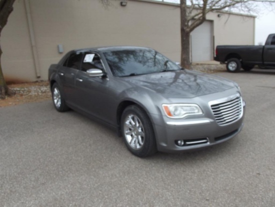2012 CHRYSLER 300 CAR, S/N...2C3CCACG2CH115531, AUTO TRANS, OD READS 137938 MILES (REBUILT TITLE)