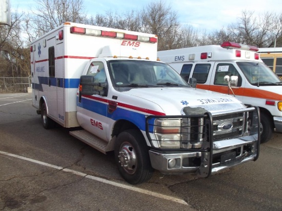 2008 FORD F350 AMBULANCE, S/N 1FDWF36RS8ED18318, DIESEL ENG, AUTO TRANS, OD READS 129187