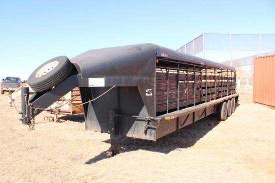 2005 WW TRI AXLE 32' GOOSENECK LIVESTOCK TRAILER, S/N 11W5S32365W284328, BIG GATE W/SLIDE, (3)