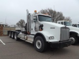 2009 KENWORTH T800 TRI/A WINCH TRUCK, S/N 1XKPD4TX99J246568, OD READS 391374 MILES, AIR LIFT 3RD