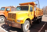1998 IHC 4900 T/A DUMP TRUCK, S/N...1HTSHAAR8WH506967, 9 SPD, OD READS 203861 MILES