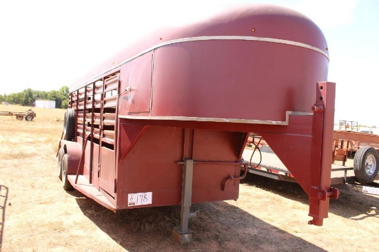 SHOPBILT 16' T/A GOOSENECK STOCK TRAILER, CURBSIDE DOOR, OVERNECK STORAGE, 1 DIVIDER GATE, 14 PLY