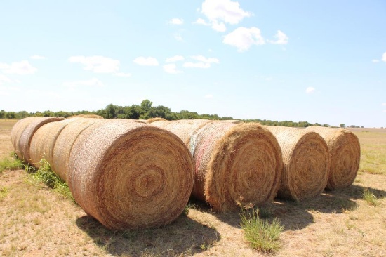 (10) 4X5.5 ROUND BALES OF BERMUDA / NATIVE GRASS HAY...... YOUR BID X 10