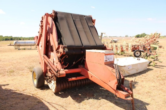 HESSTON 5800 ROUND BALER, W/ TWINE