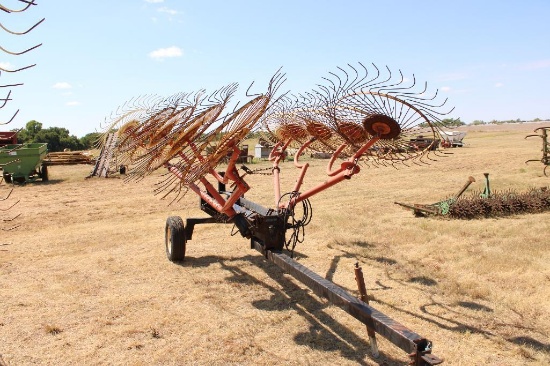 KM 10 WHEEL HAY RAKE...