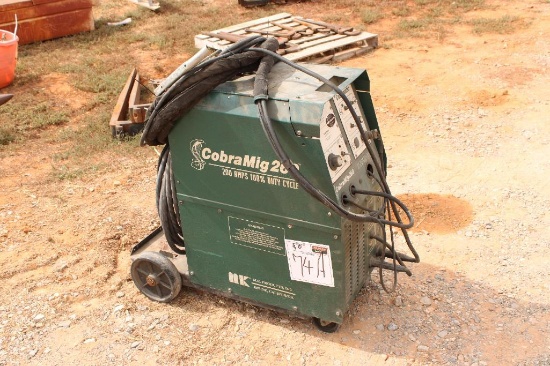 COBRA MIG260 200 AMP WELDER