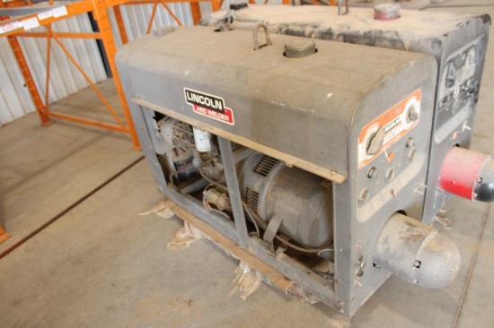 LINCOLN SA200 F-163 WELDER, S/N A620892. RUNS & OPERATES. LOCATED IN YARD 1 ELMORE CITY