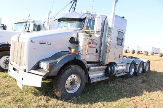 2014 KENWORTH T800 TRI/AXLE TRUCK TRACTOR, S/N...1XKDD40X7EJ391552, CAT C15 ENG, 13 SPD TRANS, OD