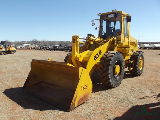 CASE 621B WHEEL LOADER, S/N JEE0056633, G.P BKT, QUIK ATTACH, CAB, HOUR METER READS 3522 HRS ,