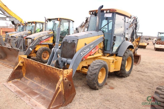 2015 JOHN DEERE 310SK LOADER BACKHOE, S/N 273799, CLAM BUCKET, CAB, HOUR METER READS 3986 HRS, EXT
