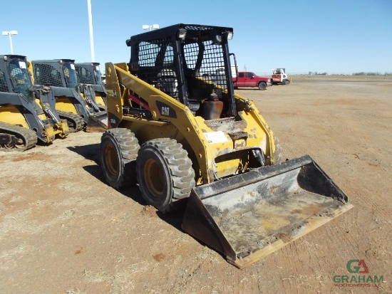 2011 CAT 236B3 RUBBER TIRE SKIDSTEER, S/N A9H01374, G.P BKT, HOUR METER READS 3244 HRS