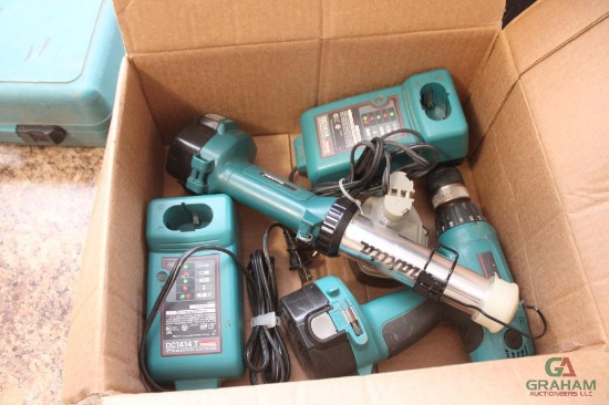 MAKITA 14.4V DRILL & LIGHT W/(2) CHARGERS & (3) bATTERIES